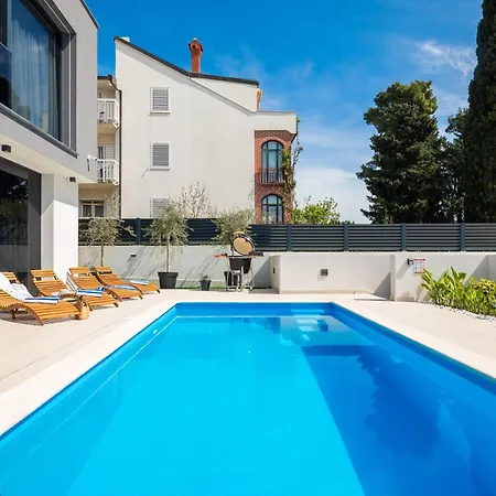 Luxury Etera With Heated Pool