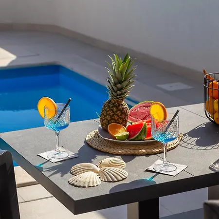 Villa Luxury Etera With Heated Pool
