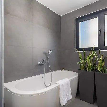 Luxury Etera With Heated Pool Villa *
