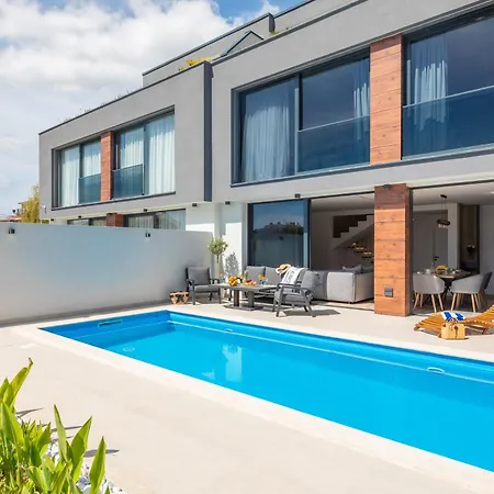 Luxury Etera With Heated Pool Villa Kastela