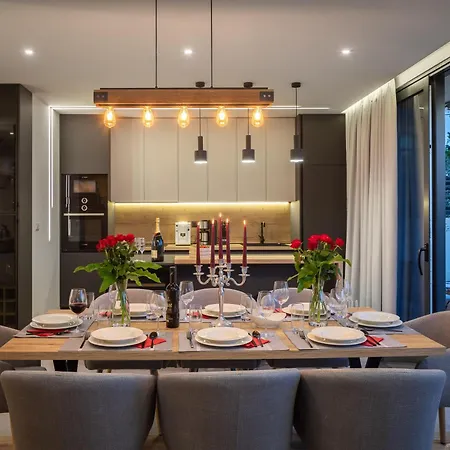 Luxury Etera With Heated Pool Villa *