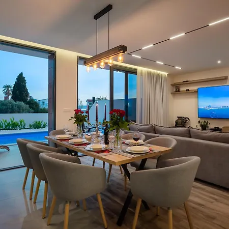 Villa Luxury Etera With Heated Pool *