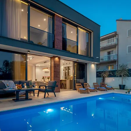 Luxury Etera With Heated Pool Villa
