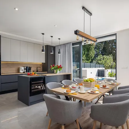 Luxury Etera With Heated Pool