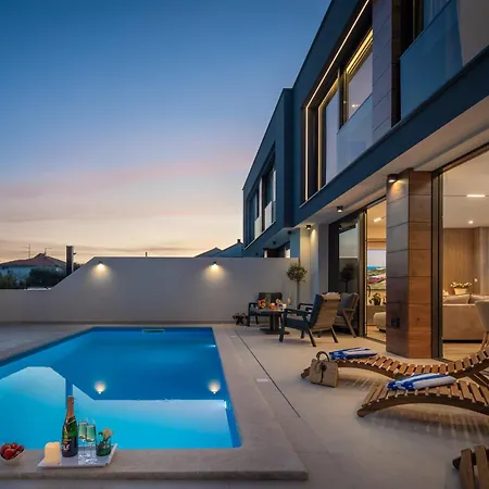 Villa Luxury Etera With Heated Pool Kastela