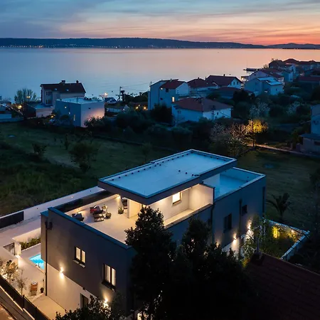 Luxury Etera With Heated Pool