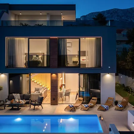 Villa Luxury Etera With Heated Pool