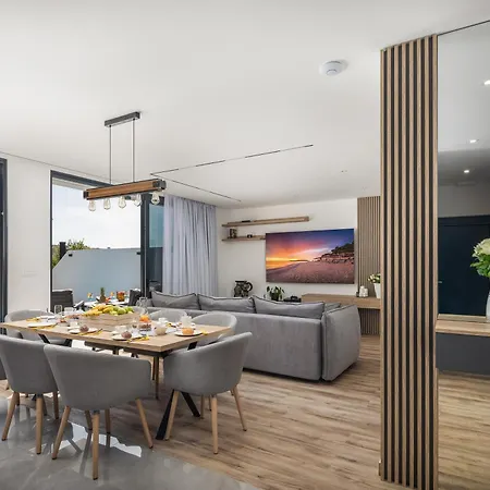 Luxury Etera With Heated Pool * Kastela