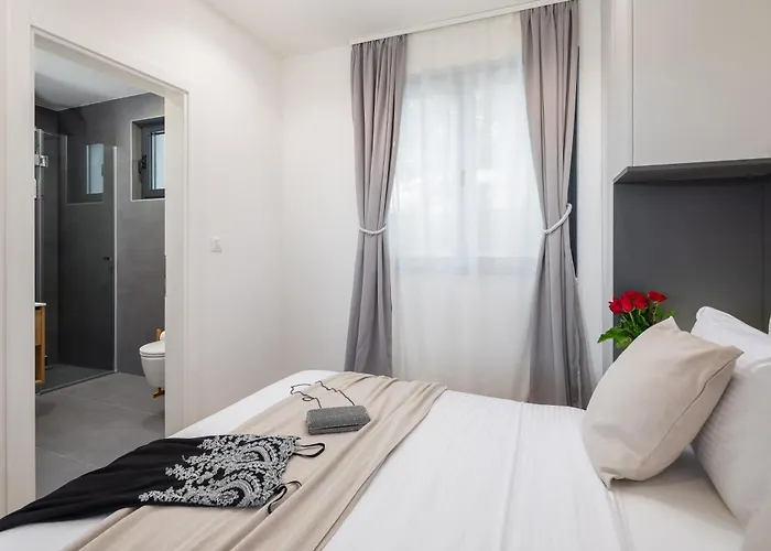 Villa Luxury Etera With Heated Pool Kaštela