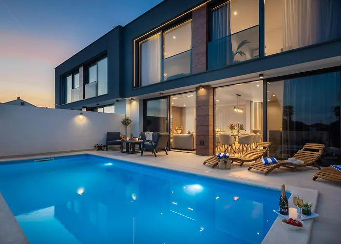 Luxury Etera With Heated Pool Kaštela