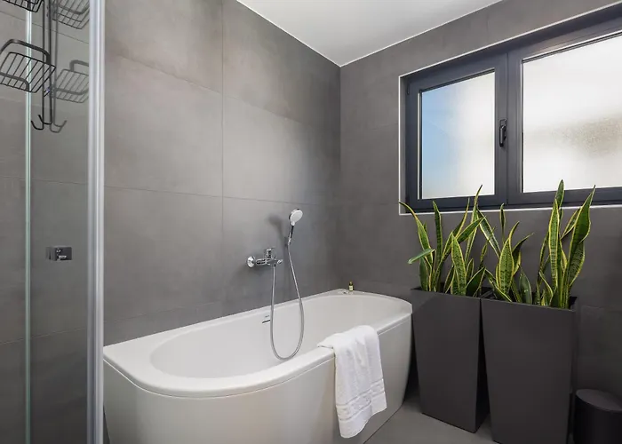 Luxury Etera With Heated Pool Villa *