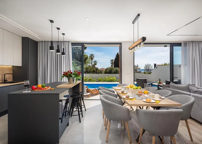 Luxury Etera With Heated Pool Villa