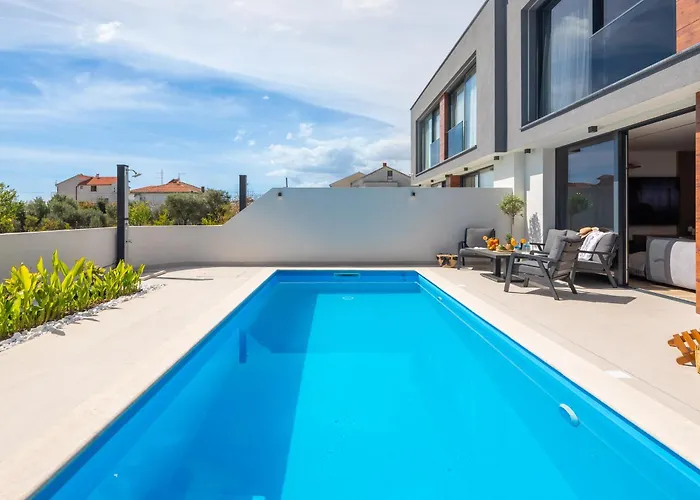 Villa Luxury Etera With Heated Pool