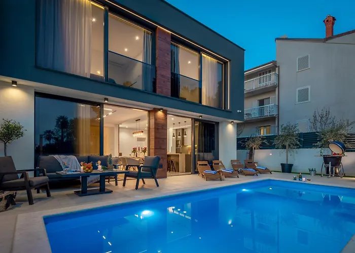 Luxury Etera With Heated Pool Villa