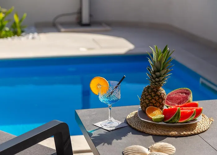 Luxury Etera With Heated Pool *
