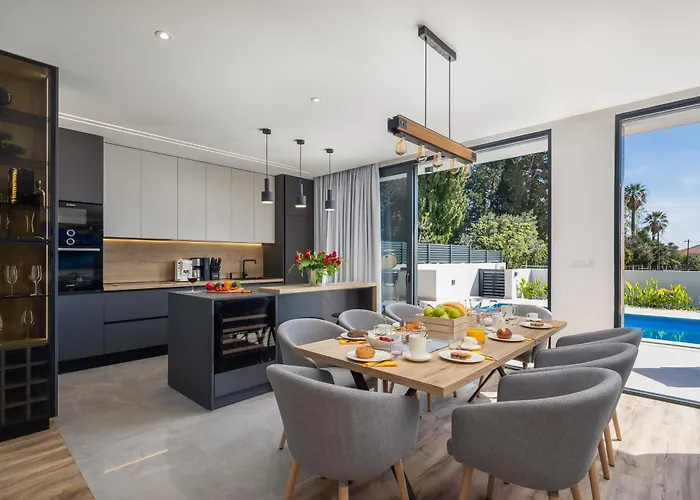 Luxury Etera With Heated Pool