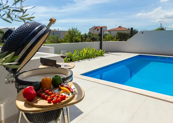 Luxury Etera With Heated Pool
