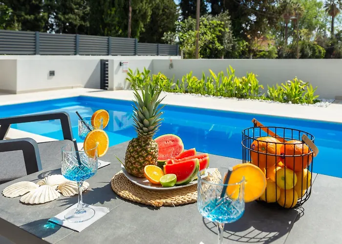 Luxury Etera With Heated Pool Villa *