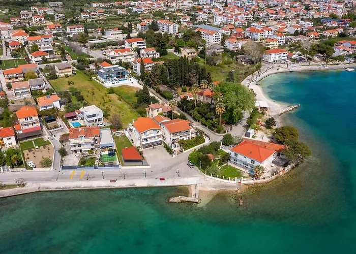 Luxury Etera With Heated Pool Villa *