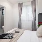 Villa Luxury Etera With Heated Pool Kaštela