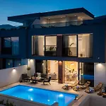 Luxury Etera With Heated Pool Kaštela