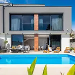 Luxury Etera With Heated Pool * Kaštela