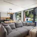 Luxury Etera With Heated Pool *