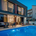 Luxury Etera With Heated Pool Villa