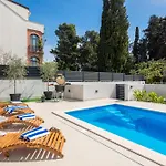 Luxury Etera With Heated Pool Kaštela