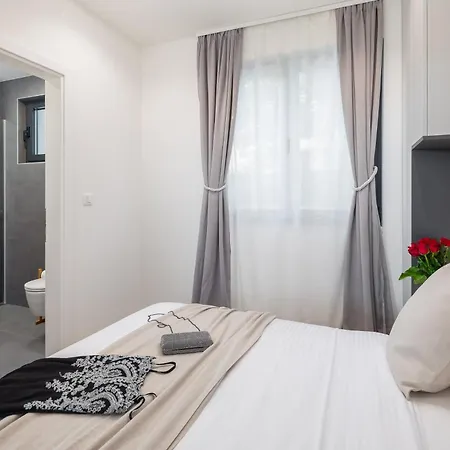 Villa Luxury Etera With Heated Pool Kastela