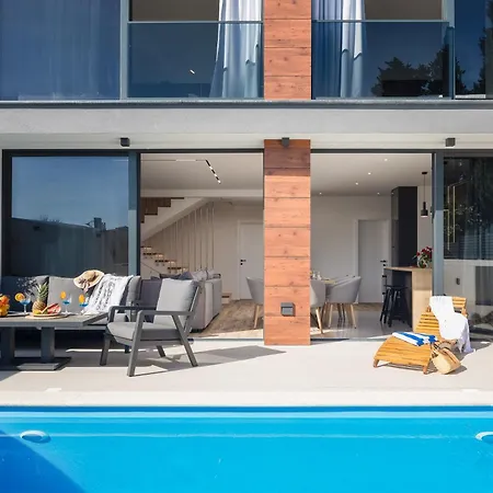 Luxury Etera With Heated Pool