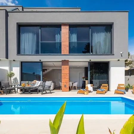Luxury Etera With Heated Pool * Kastela