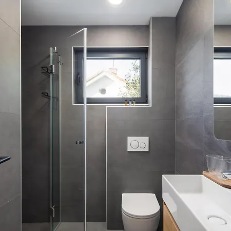 Luxury Etera With Heated Pool Villa