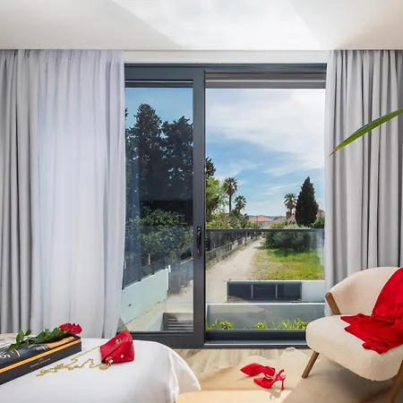 Villa Luxury Etera With Heated Pool