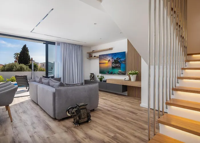 Luxury Etera With Heated Pool Vila