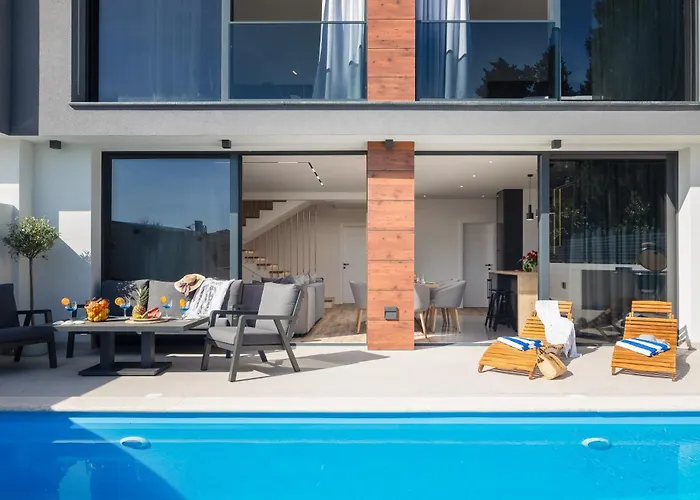 Luxury Etera With Heated Pool