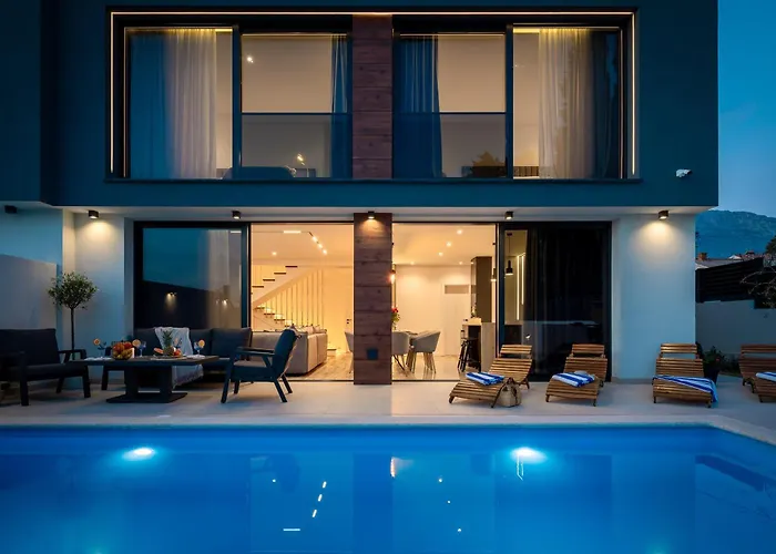 Luxury Etera With Heated Pool *