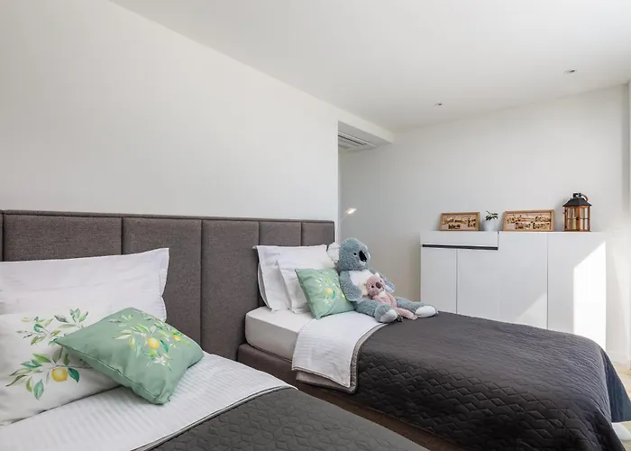 Luxury Etera With Heated Pool Kastela