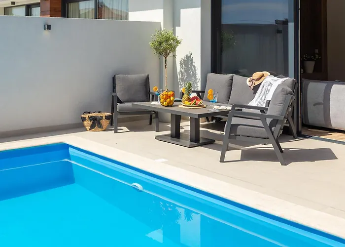 Villa Luxury Etera With Heated Pool