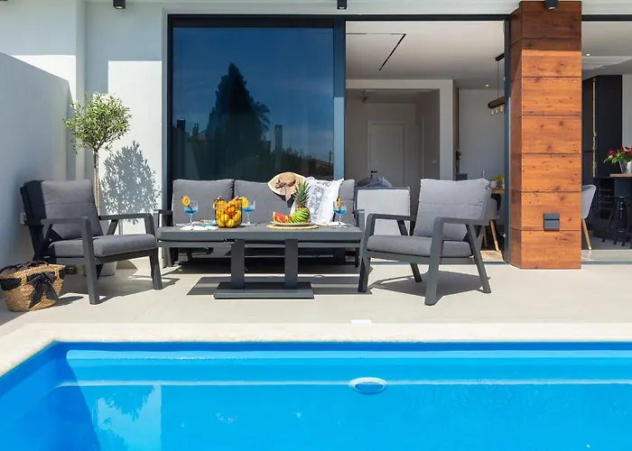 Luxury Etera With Heated Pool Vila Kastela