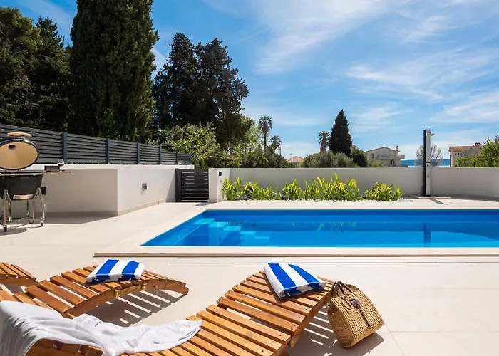 Luxury Etera With Heated Pool Vila Kastela