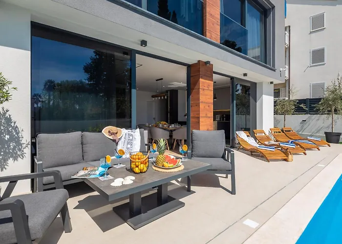 Villa Luxury Etera With Heated Pool