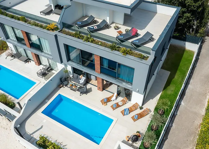 Luxury Etera With Heated Pool * Kastela